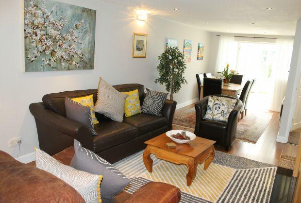 Through Lounge with Dining Area
