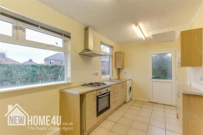 KITCHEN / DINER: