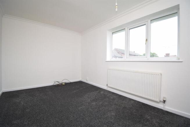 2 bed Terraced to rent Image 7