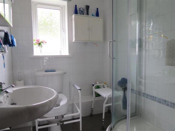 Shower Room: