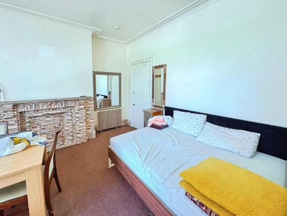 7c05cfb6-Bedroom ...
