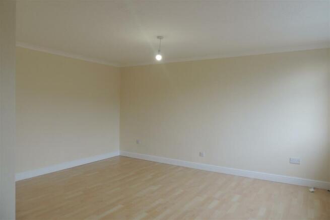 41 The Cherwell - Lounge.JPG
