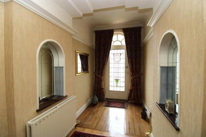 4 bed Bungalow for sale Image 6