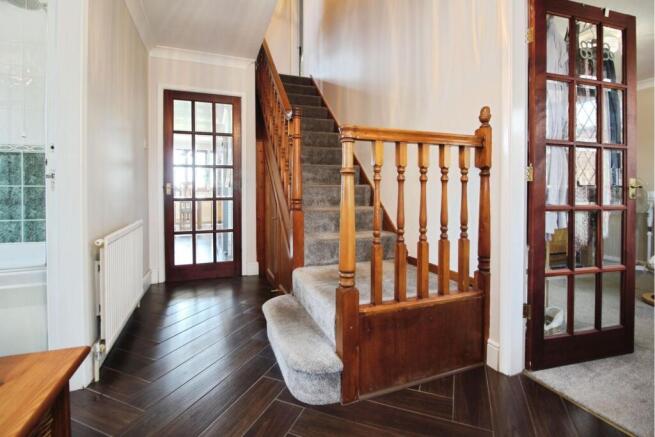 4 bed Detached for sale Image 11