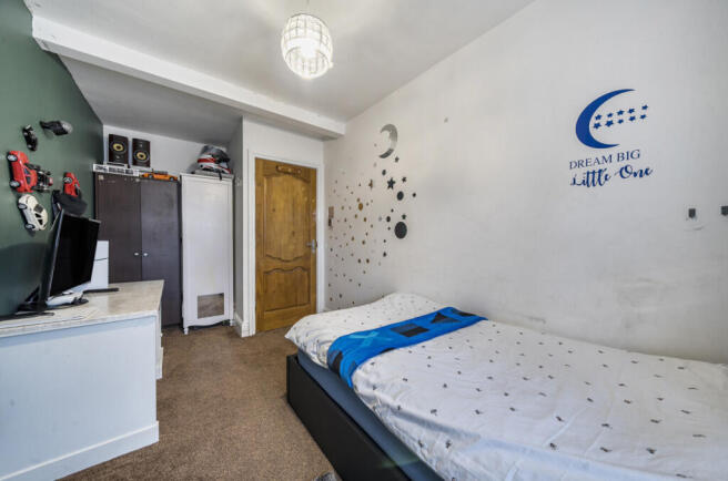 4 bed Semi-Detached for sale Image 11