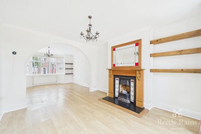 3 bed Semi-Detached to rent Image 5