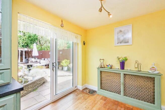 4 bed Semi-Detached for sale Image 5
