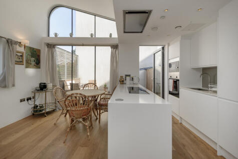 Princess Louise Walk, London, W10