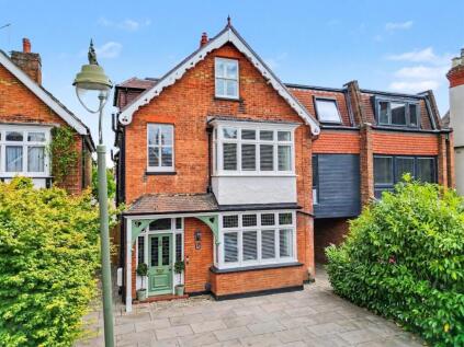 St. Albans Avenue, Weybridge, KT13