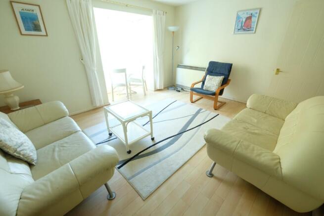 SITTING/DINING ROOM