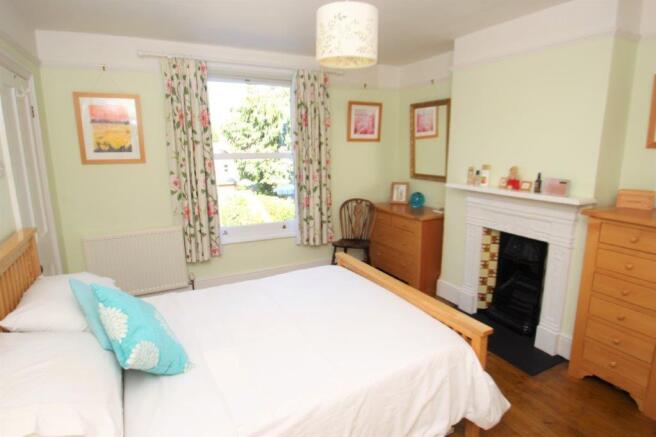 33 Wain a Long bed1.jpg