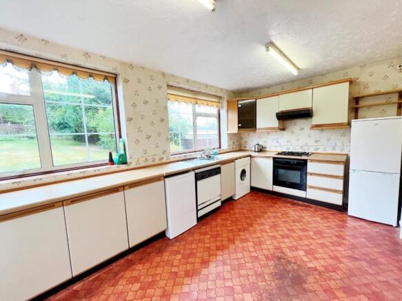 Kitchen pic 1.jpg