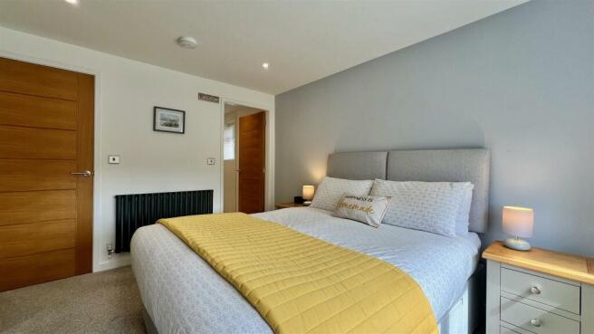 bed 1
