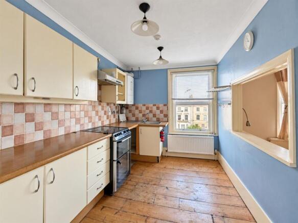 Kitchen 001.jpg
