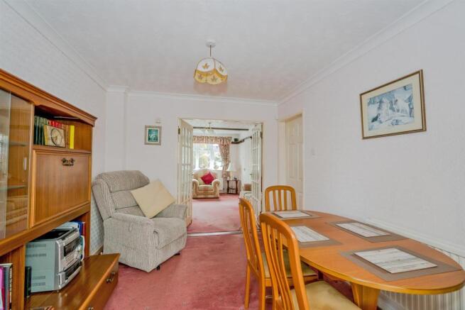 Rochester Way, Cannock WS12 3YH -4.jpg