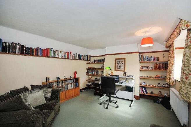BEDROOM 3/STUDY