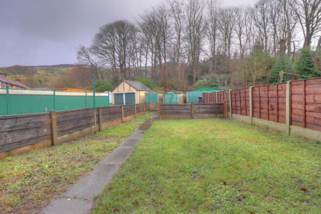 Rear Garden Pic1.jpg