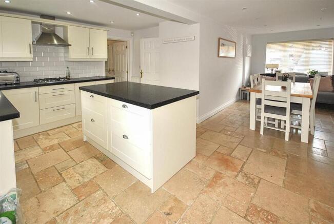 KITCHEN/DINING/FAMILY ROOM