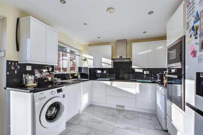 Kitchen_1.jpeg