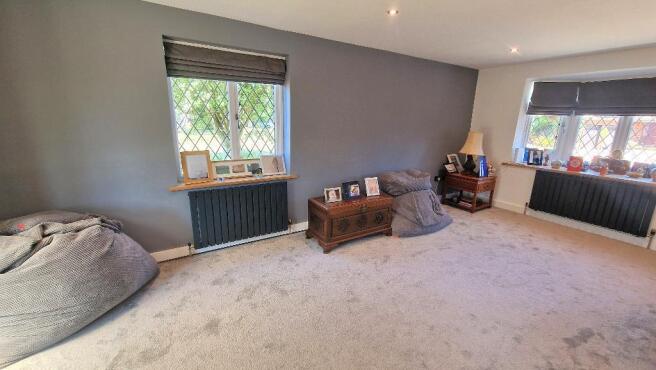 Nightingale Close, Bembridge, Isle of Wight, PO35 5YP photo 4