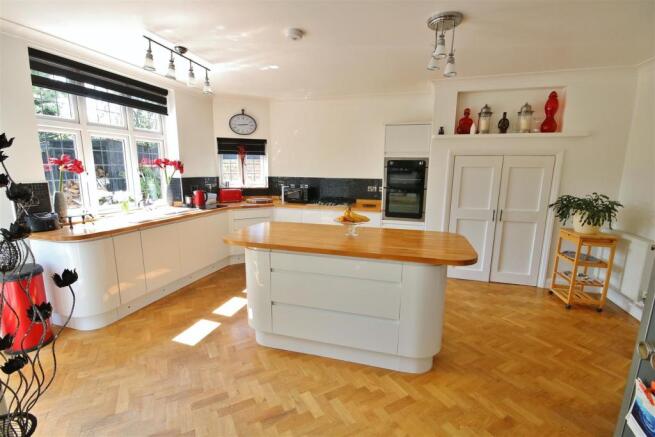 Kitchen/Breakfast Room