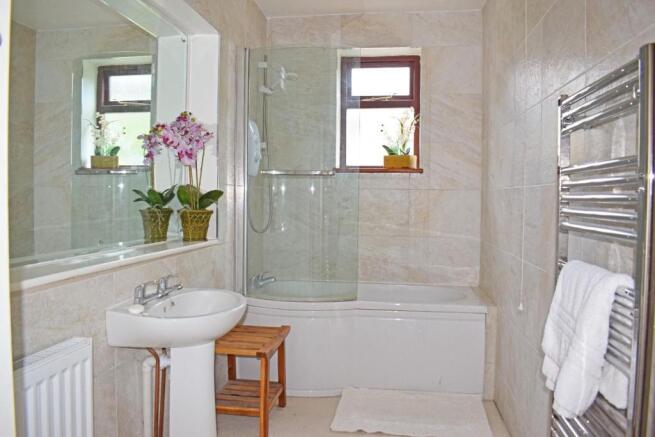 31 High House Drive, bathroom.jpg