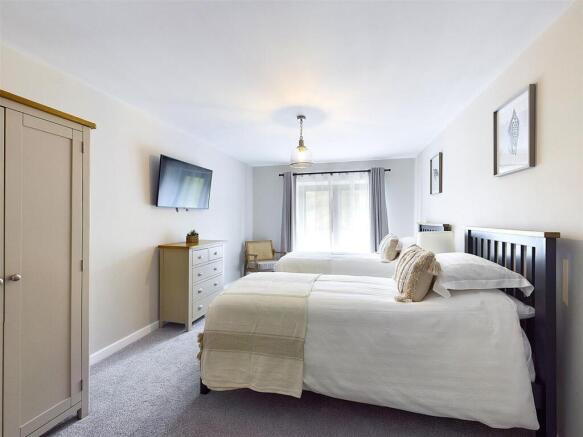 2 bed Apartment for sale Image 9