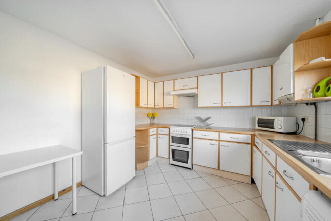 1431353-3-69b9719...