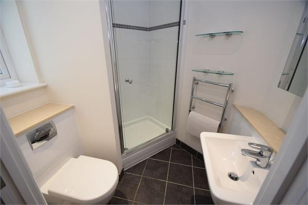 En-Suite Shower Roo