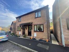 13, Weavers Close, Crewkerne TA18 8EN