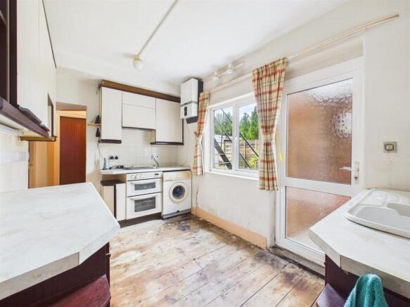 2 bed Flat for sale Image 5