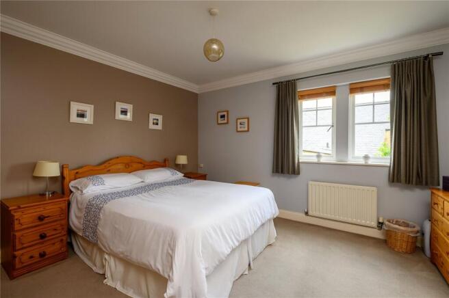 3 bed Terraced for sale Image 9