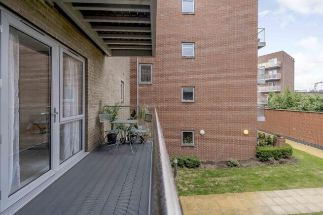 8425303-exterior04