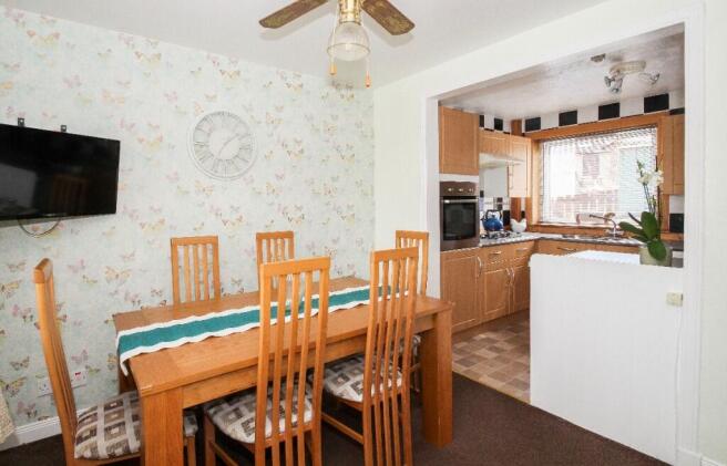 16 Skye Road, Dunfermline, Fife, KY11 4DR photo 4