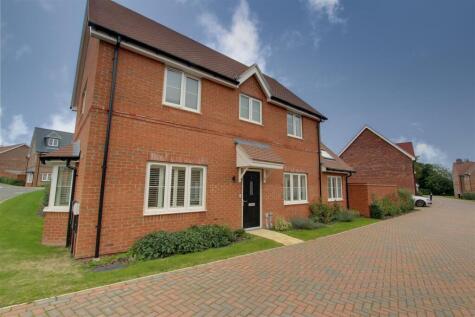 Blainways Avenue, Tring