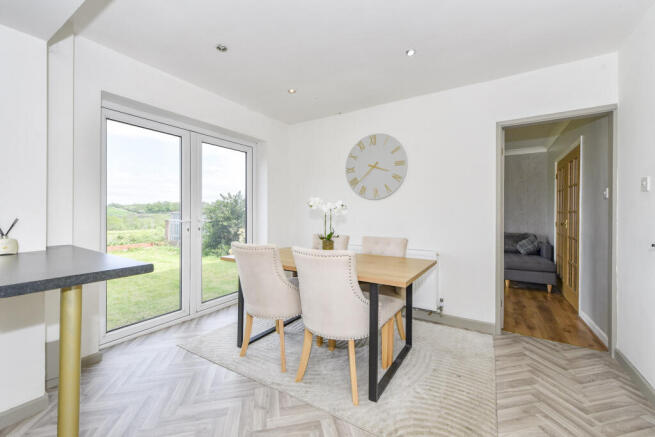 3 bed Semi-Detached for sale Image 7