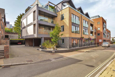 Staple Gardens, Winchester, SO23