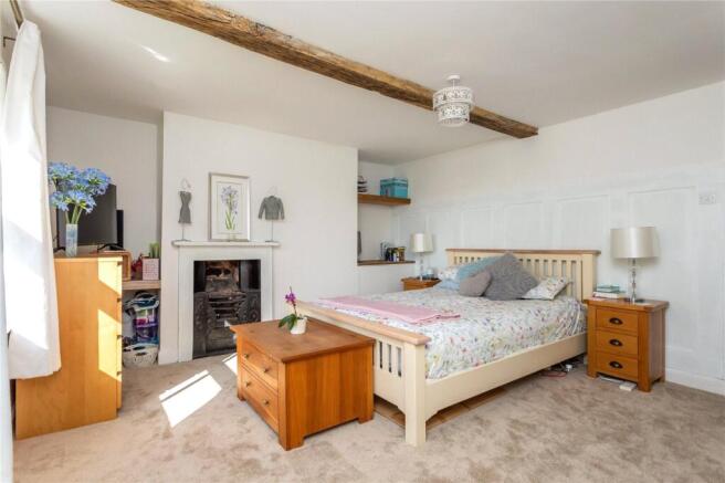 5 bed Detached for sale Image 10