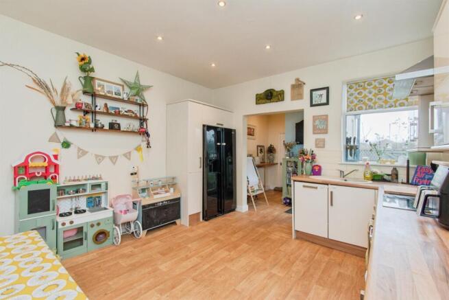 2 bed Terraced for sale Image 7