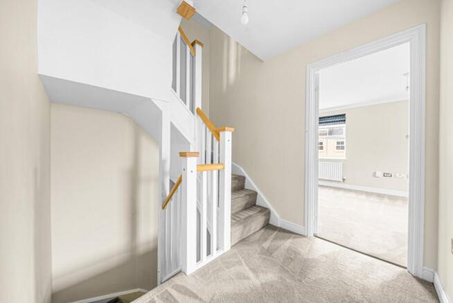 4 bed Semi-Detached for sale Image 7