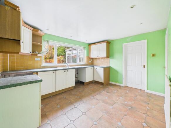 cam04914g0pr0335still007