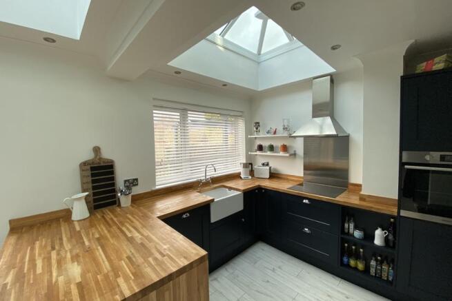 KITCHEN DINING ROOM