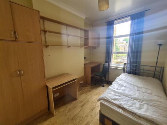 bedroom 4.jpg