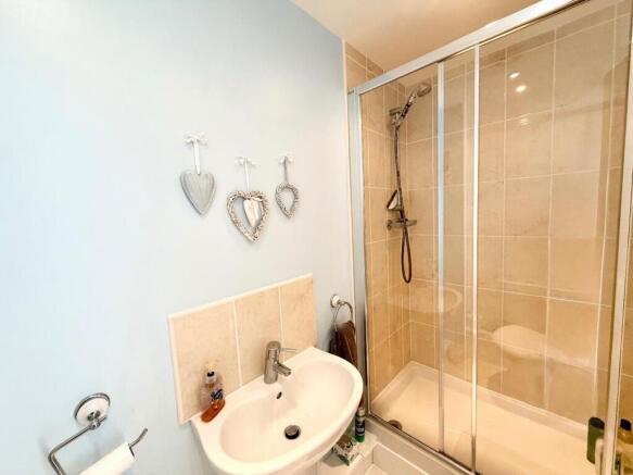 2 bed Apartment for sale Image 9