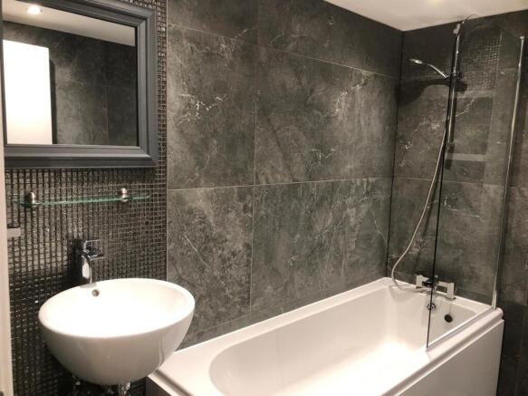 Bathroom..jpg