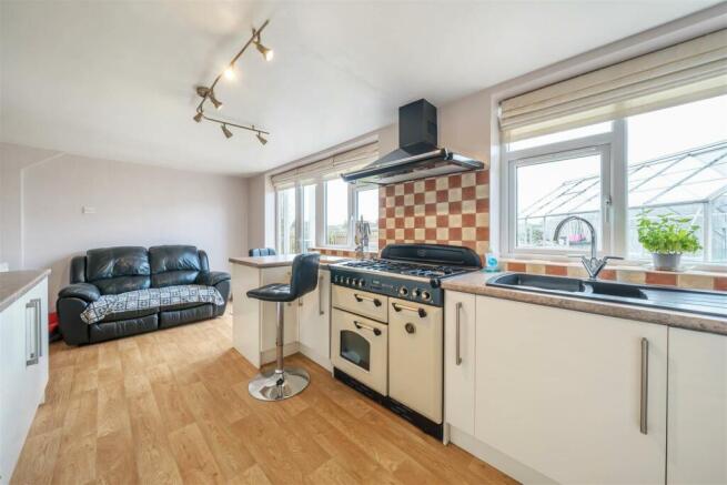 KITCHEN BREAKFAST ROOM.jpg