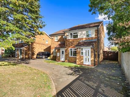 Larkspur Drive, Evesham, WR11