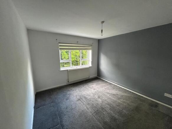 3 bed Flat for sale Image 6