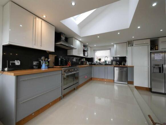 KITCHEN AREA2