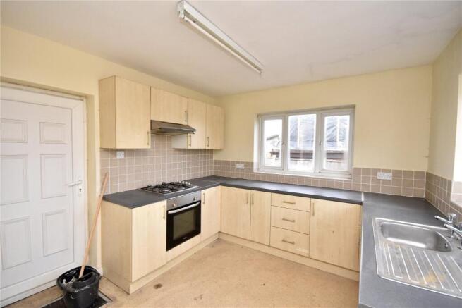2 bed Semi-Detached Bungalow for sale Image 9